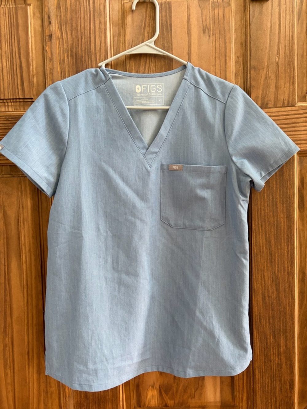 FIGS Women’s V-Neck Scrub Top - Light Blue
